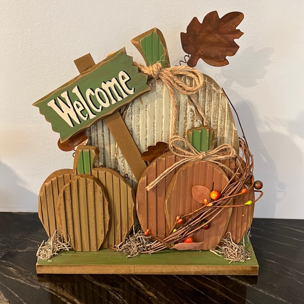 “Welcome” wood and metal harvest fall thanksgiving sign NWT